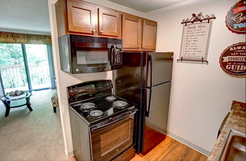 Chef-Inspired Kitchens Feature Stainless Steel Appliances at Tall Timber Apartments, Ohio
